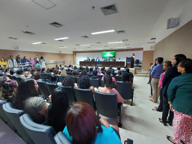PaisagemPosse da Administração Superior e da equipe auxiliar de gestão da DPE/MA